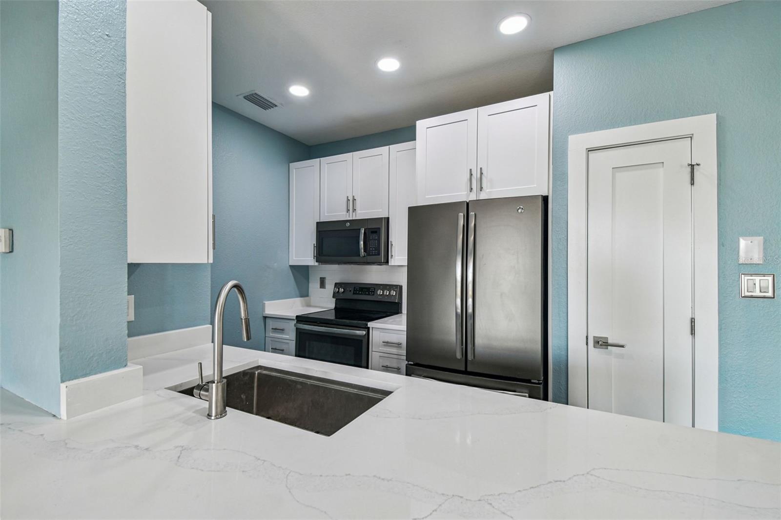 5000 CULBREATH KEY WAY, #9-313, Tampa, FL 33611