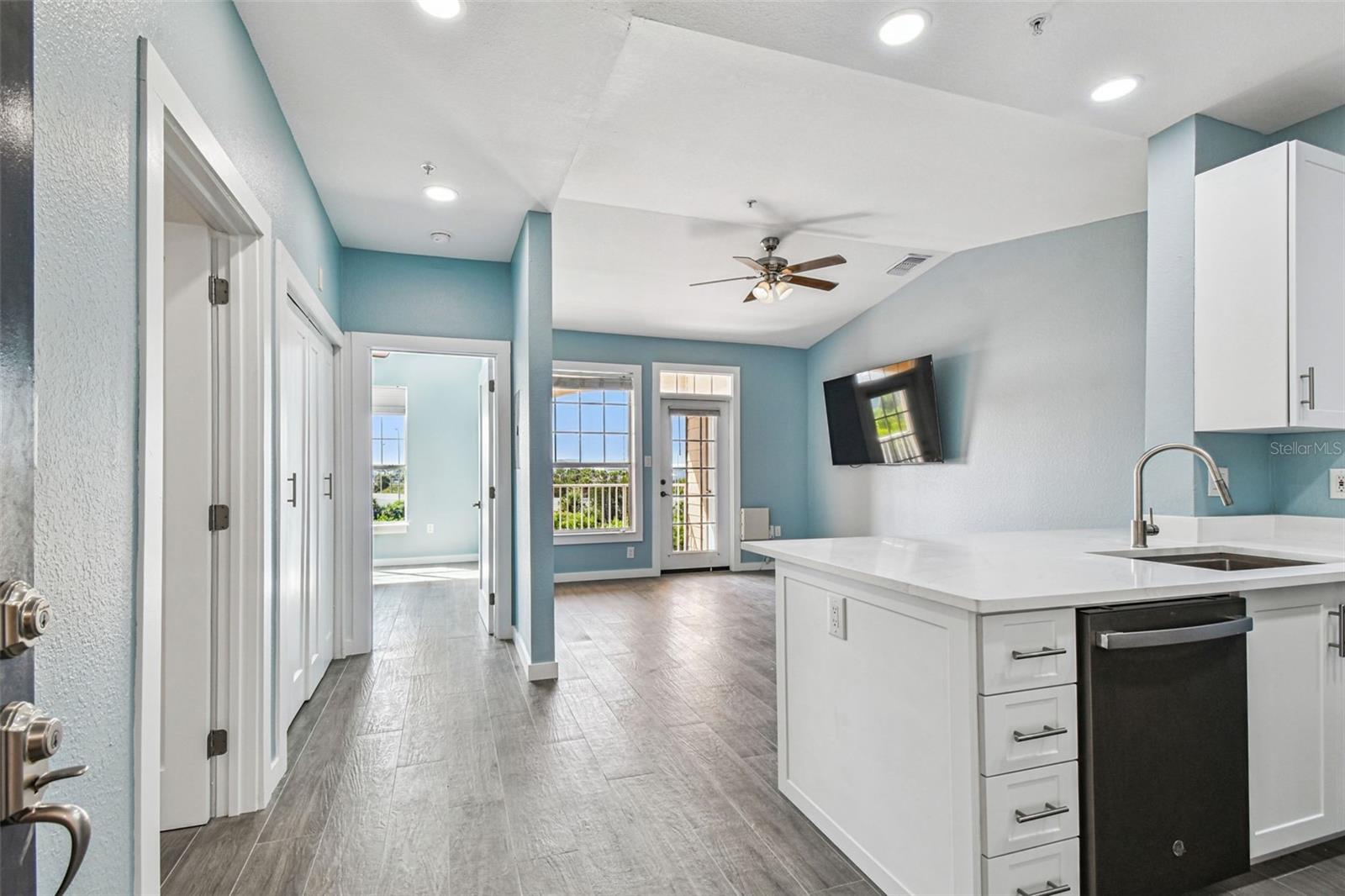 5000 CULBREATH KEY WAY, #9-313, Tampa, FL 33611