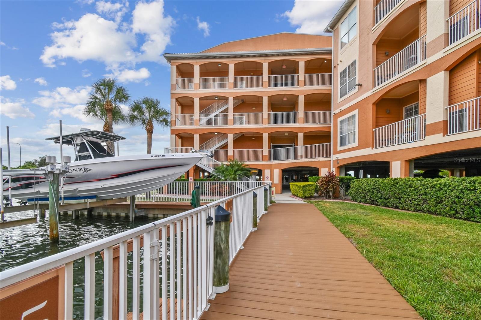 5000 CULBREATH KEY WAY, #9-313, Tampa, FL 33611