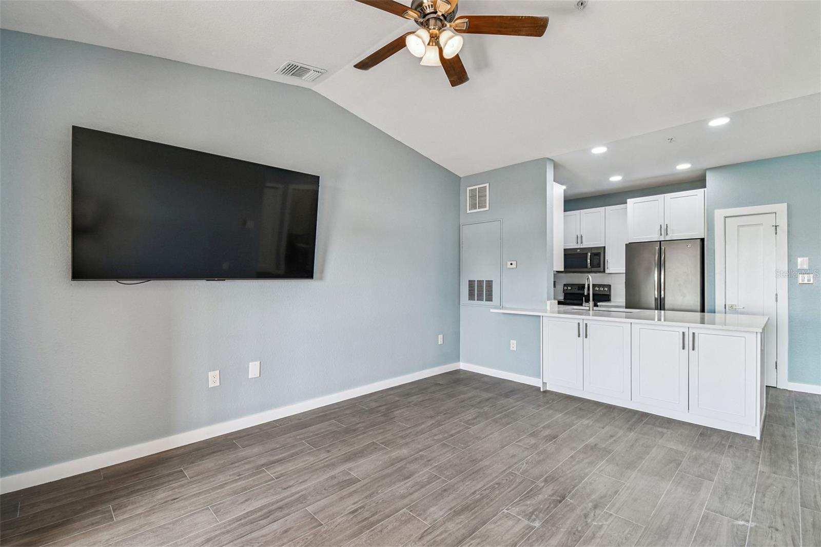 5000 CULBREATH KEY WAY, #9-313, Tampa, FL 33611