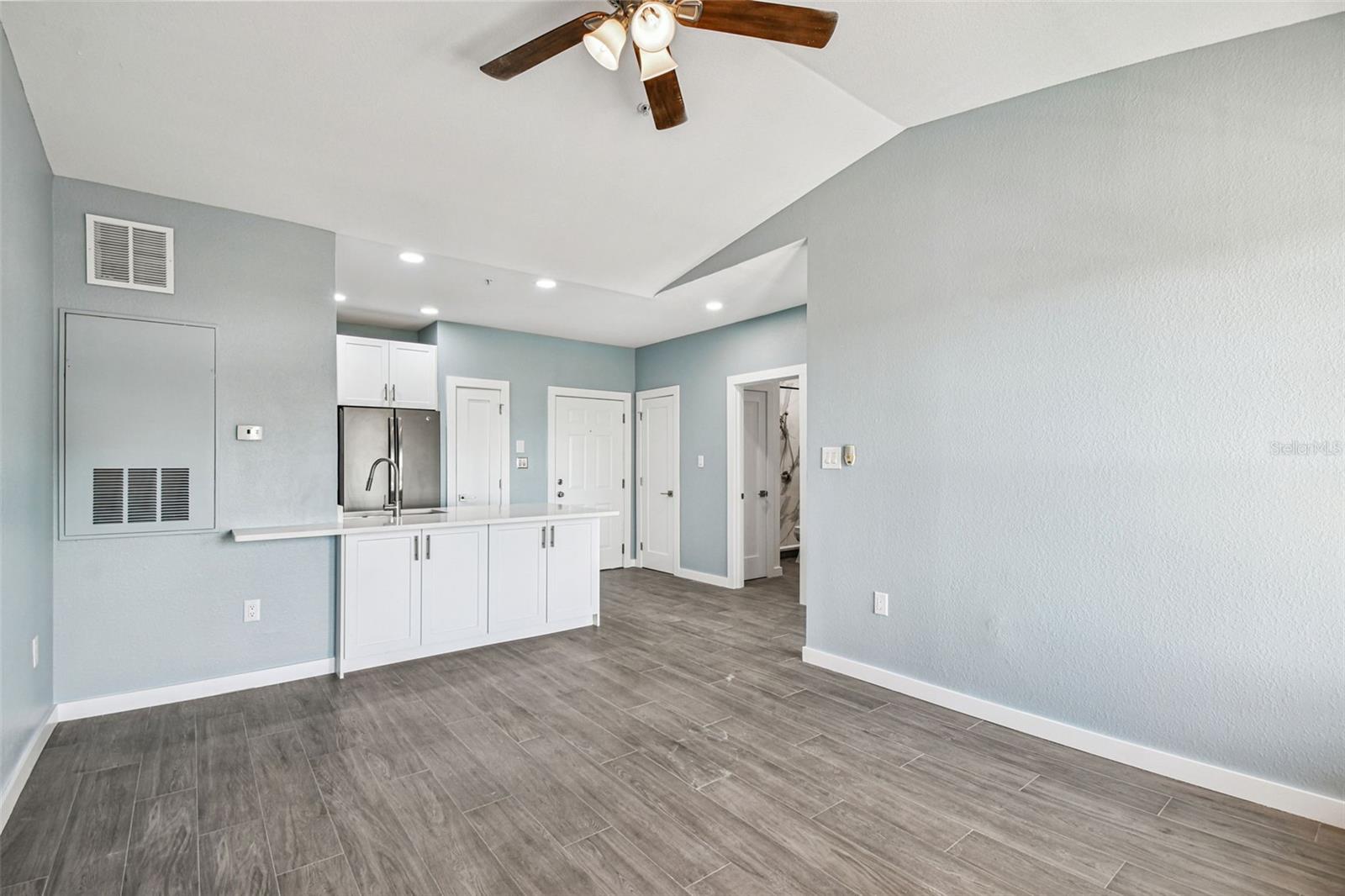 5000 CULBREATH KEY WAY, #9-313, Tampa, FL 33611