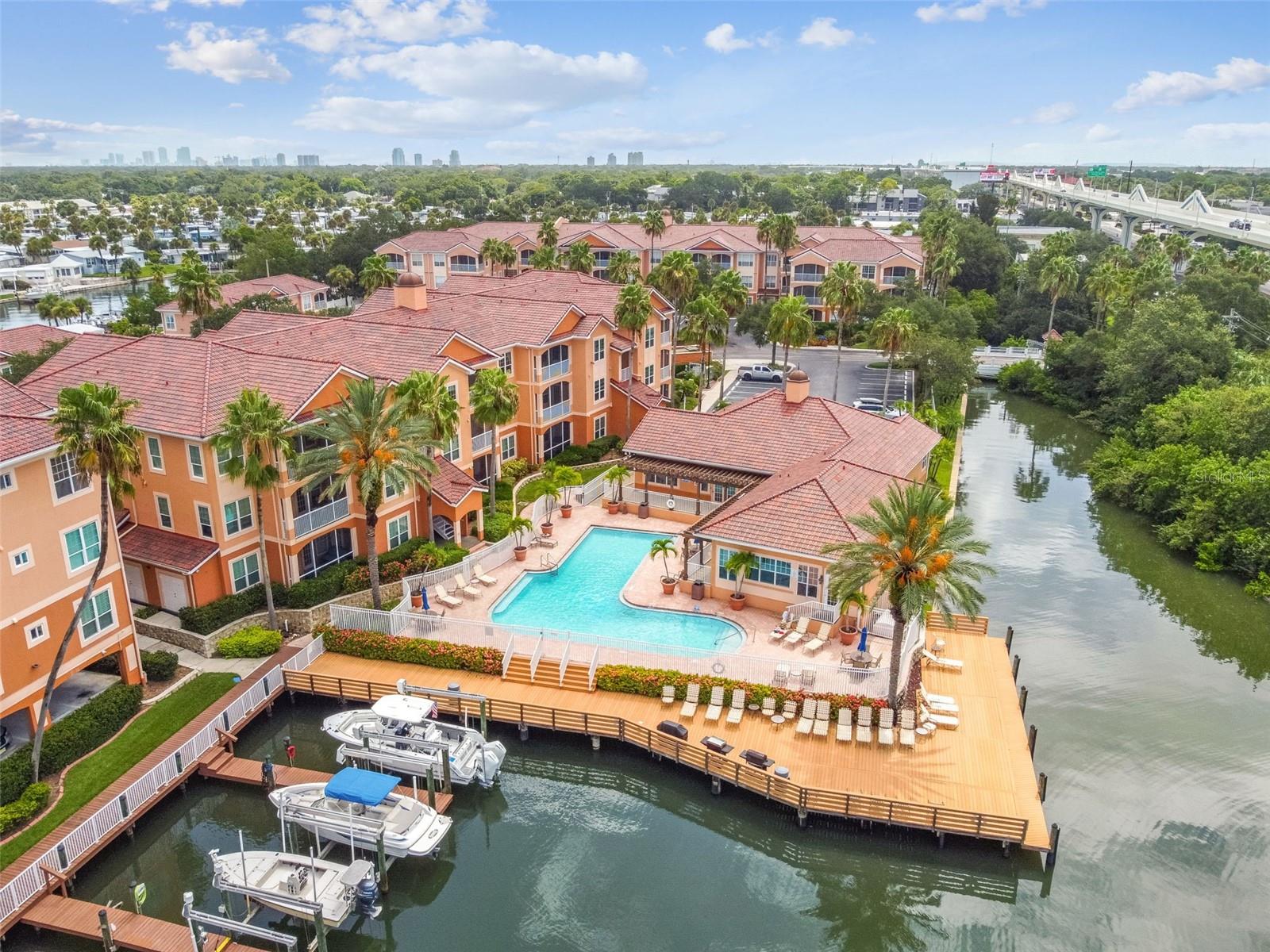 5000 CULBREATH KEY WAY, #9-313, Tampa, FL 33611