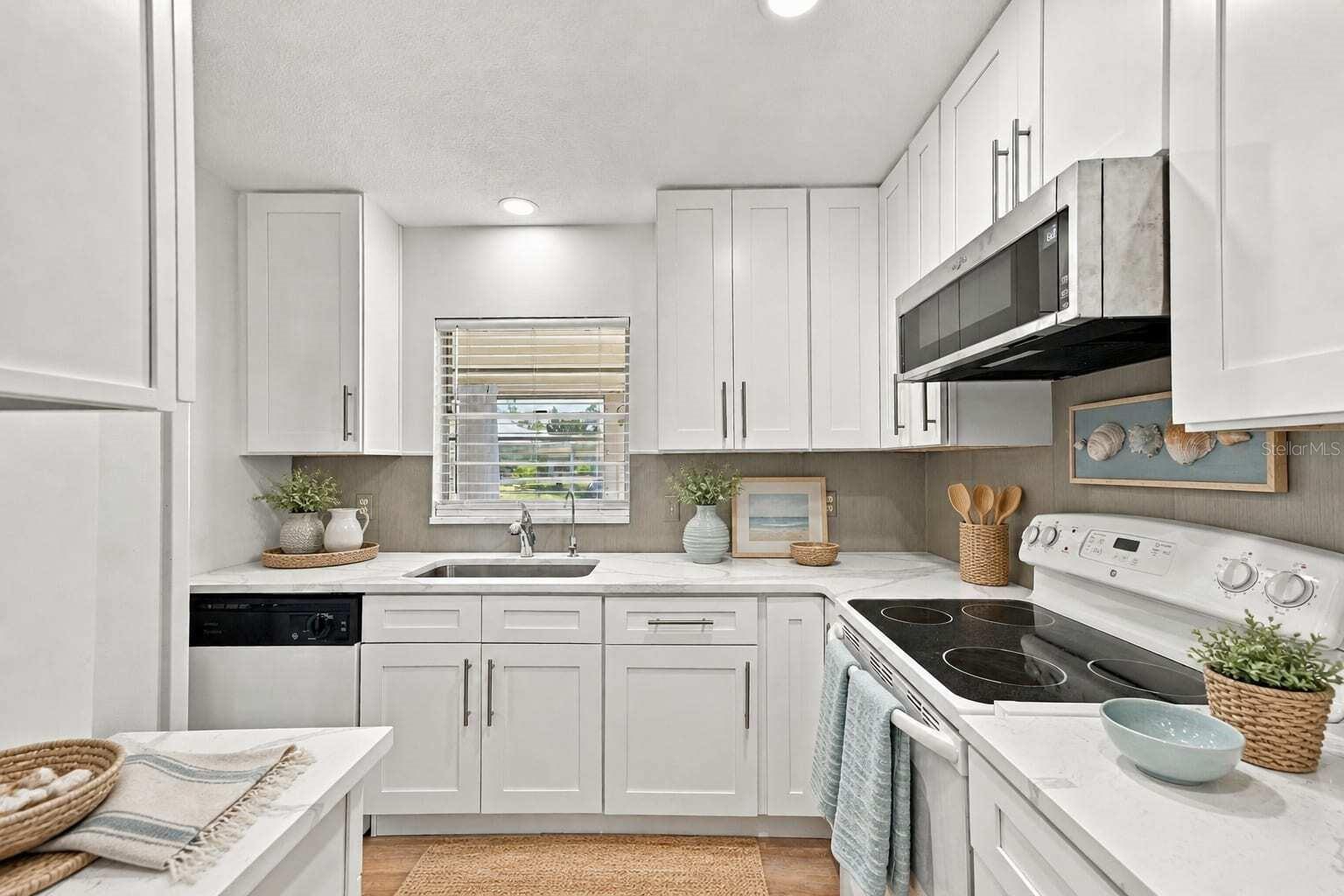 404 FLANBOROUGH TRAIL, #A, Sun City Center, FL 33573