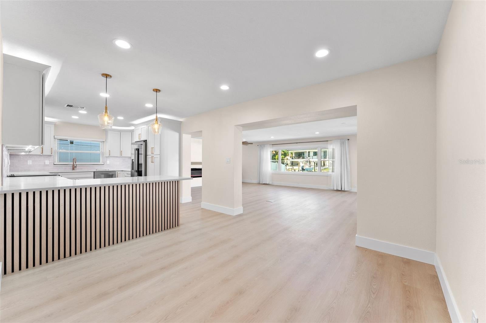 3912 FONTAINEBLEAU DRIVE, Tampa, FL 33634
