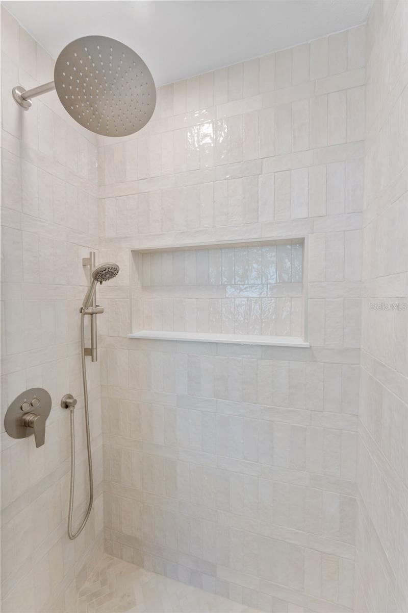 3912 FONTAINEBLEAU DRIVE, Tampa, FL 33634