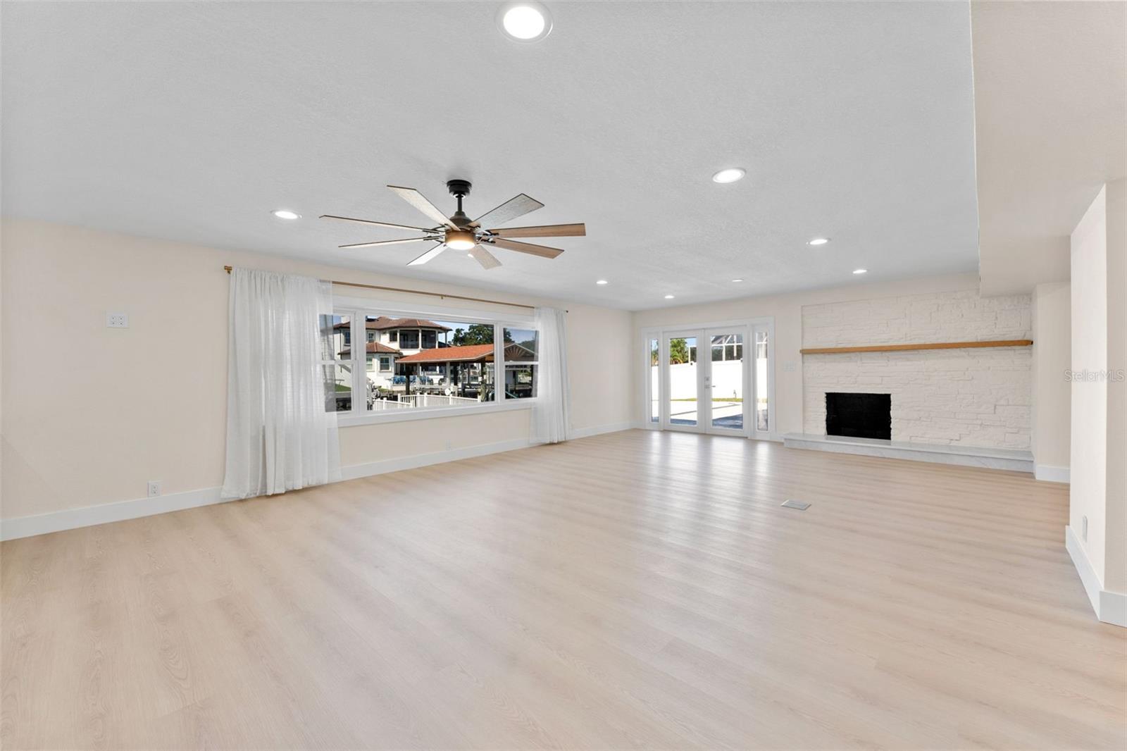 3912 FONTAINEBLEAU DRIVE, Tampa, FL 33634
