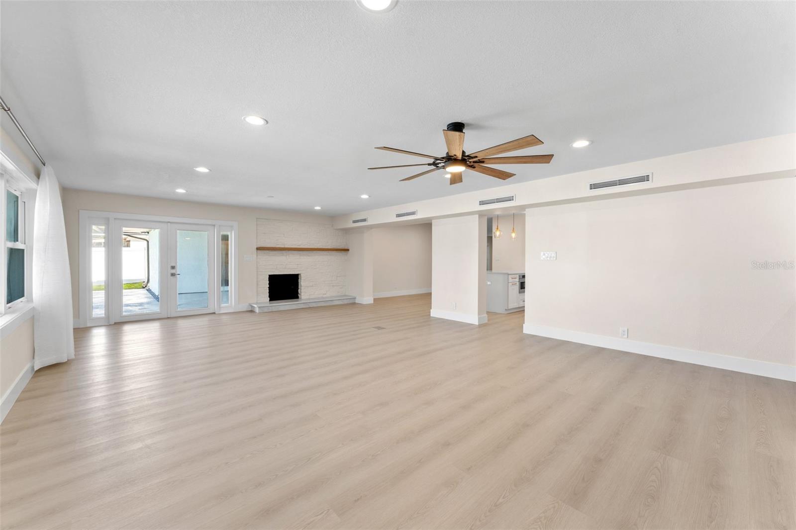 3912 FONTAINEBLEAU DRIVE, Tampa, FL 33634