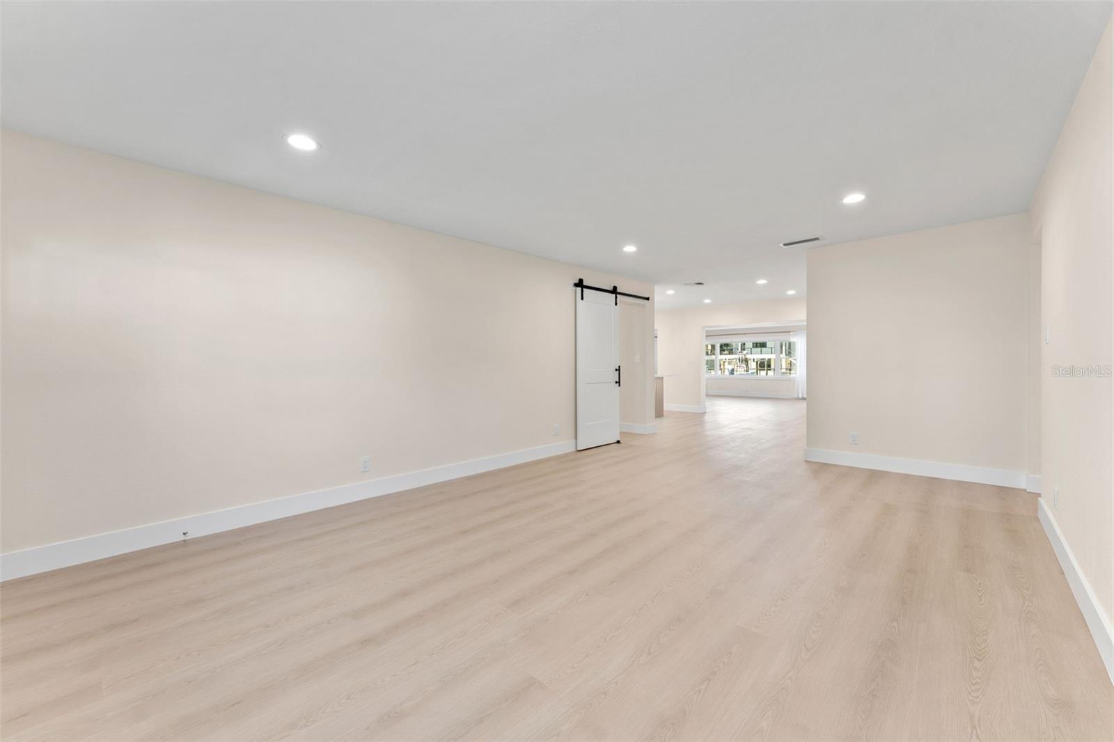 3912 FONTAINEBLEAU DRIVE, Tampa, FL 33634