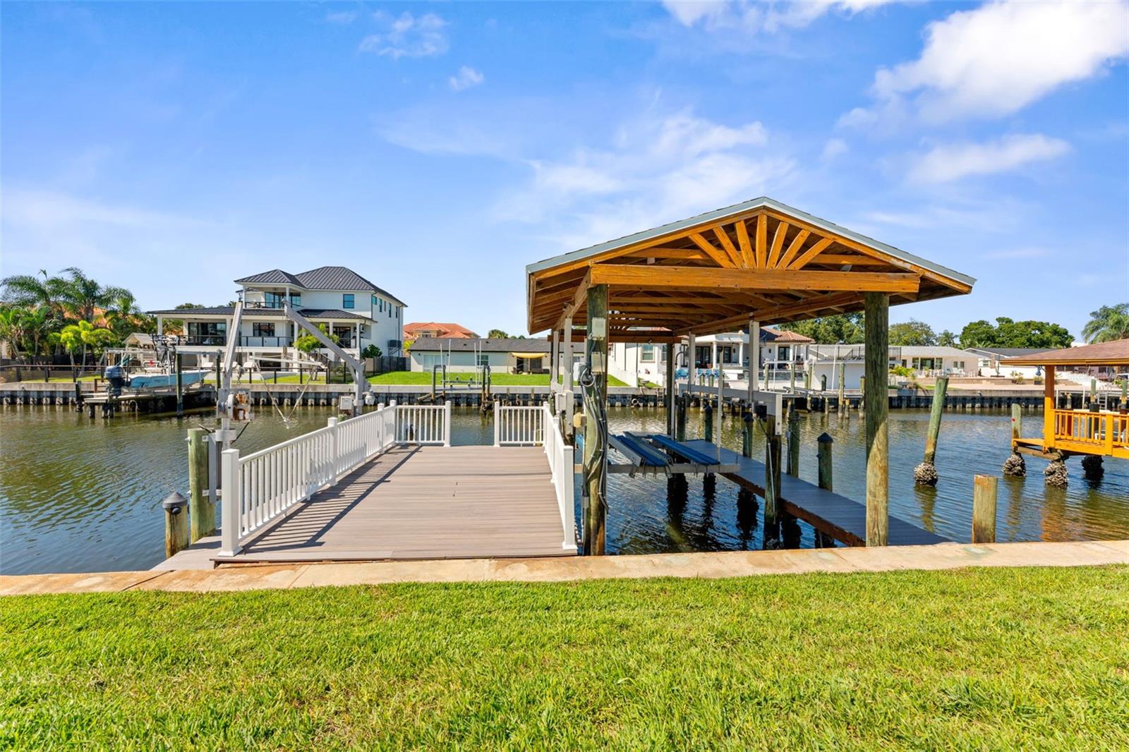 3912 FONTAINEBLEAU DRIVE, Tampa, FL 33634