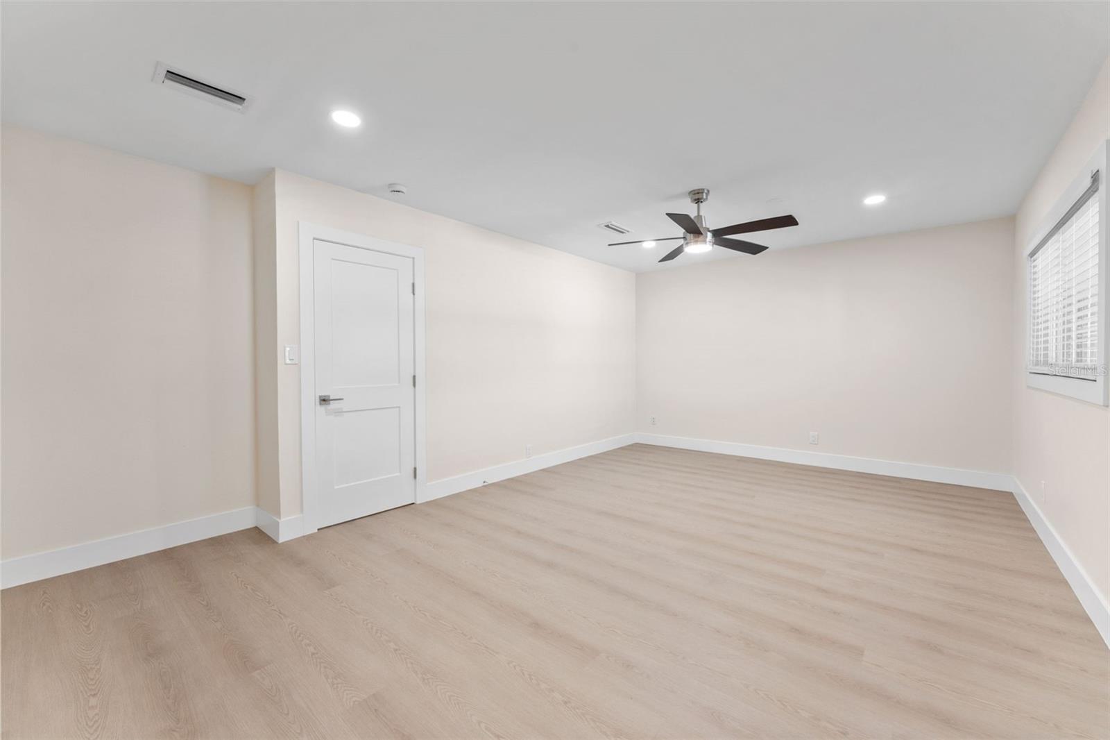 3912 FONTAINEBLEAU DRIVE, Tampa, FL 33634