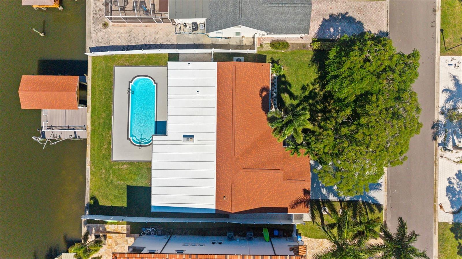 3912 FONTAINEBLEAU DRIVE, Tampa, FL 33634