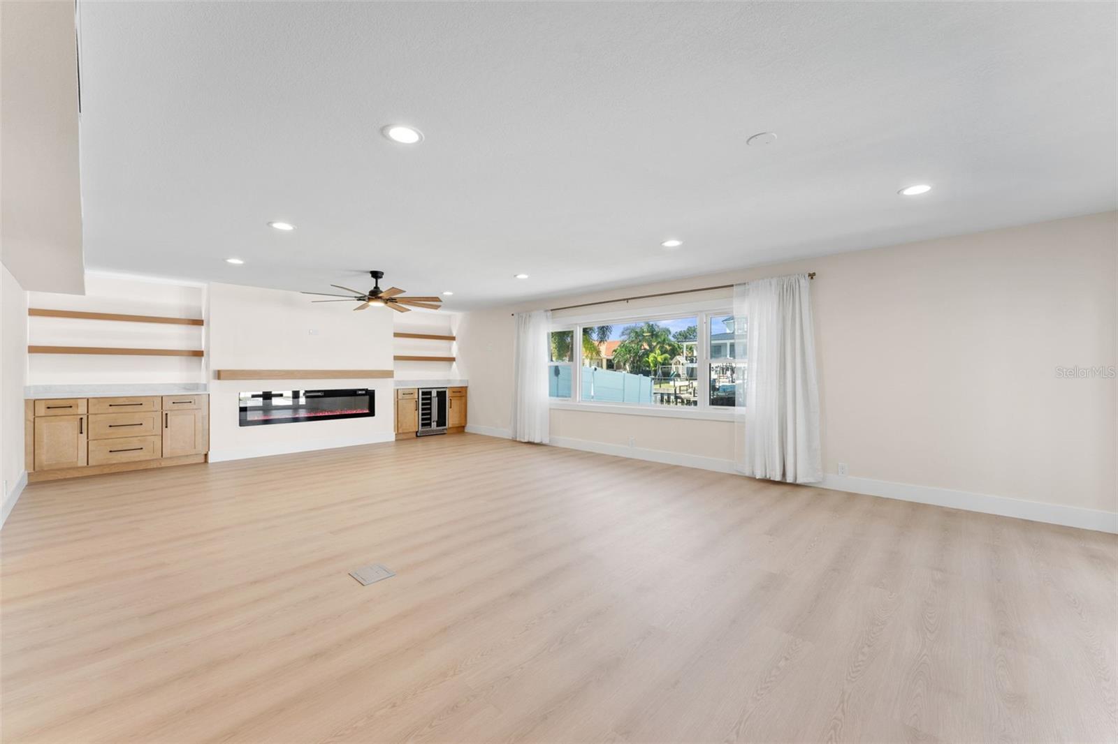 3912 FONTAINEBLEAU DRIVE, Tampa, FL 33634