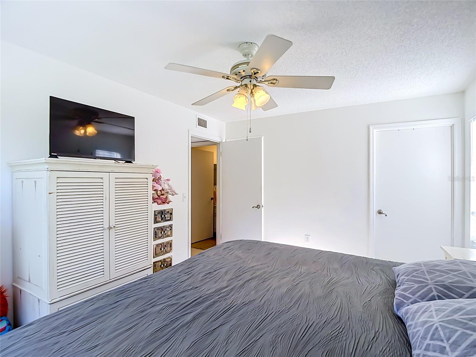 9481 HIGHLAND OAK DRIVE, #1202, Tampa, FL 33647