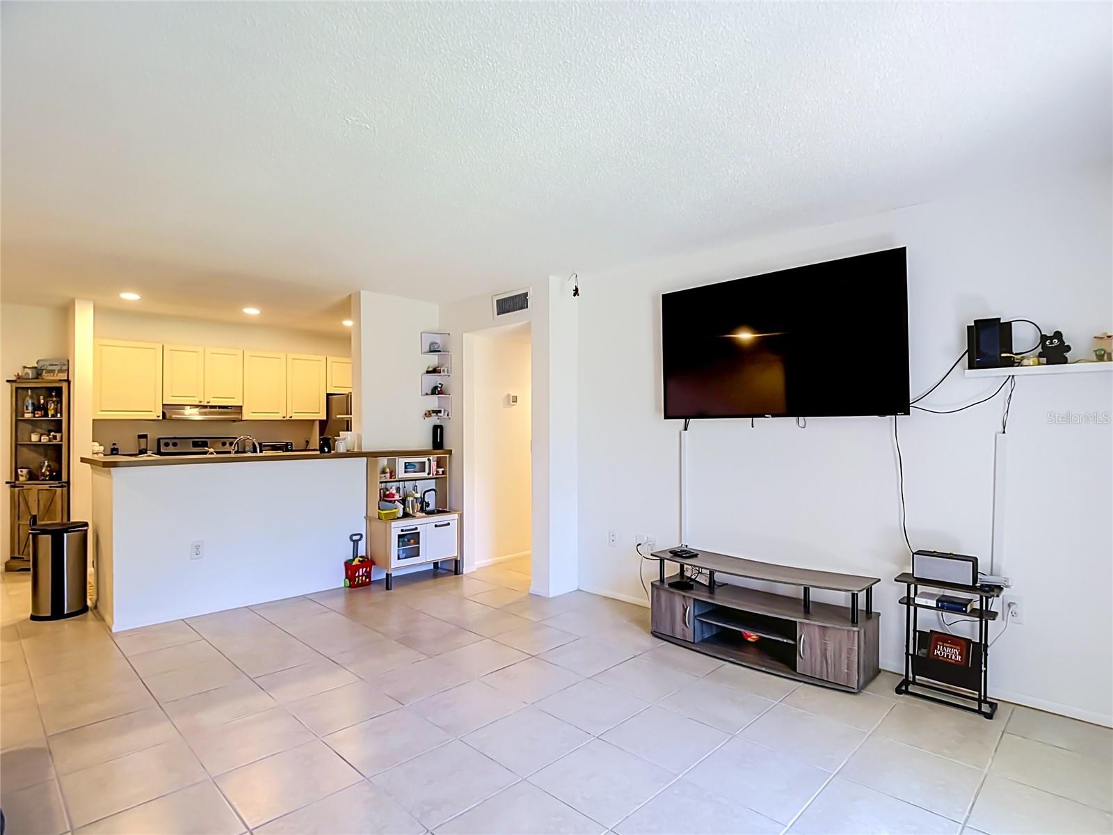 9481 HIGHLAND OAK DRIVE, #1202, Tampa, FL 33647
