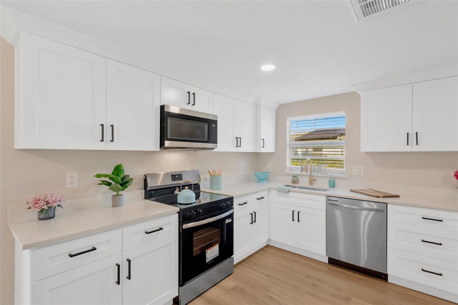 6809 VALRIE LANE, Riverview, FL 33569