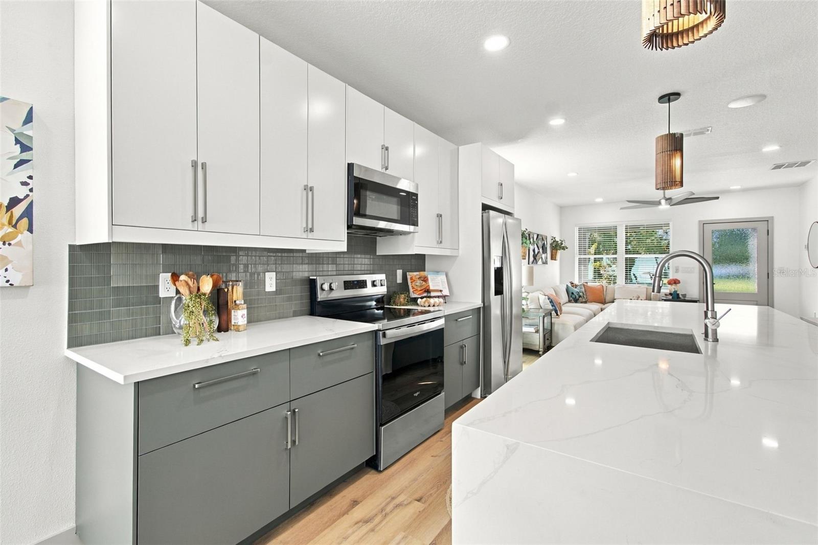 2230 KINGSTON STREET S, St Petersburg, FL 33711