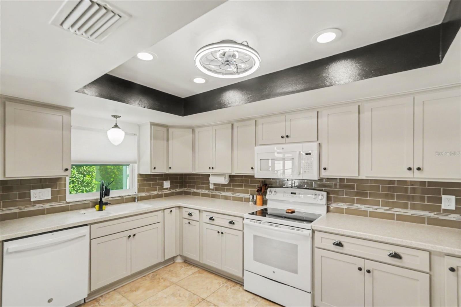 1811 BRETH COURT, Sun City Center, FL 33573