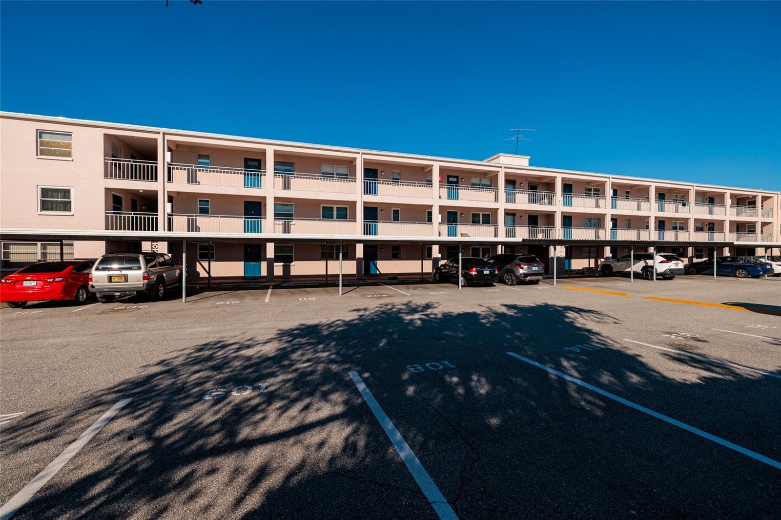 3125 36TH STREET N, #201, St Petersburg, FL 33713
