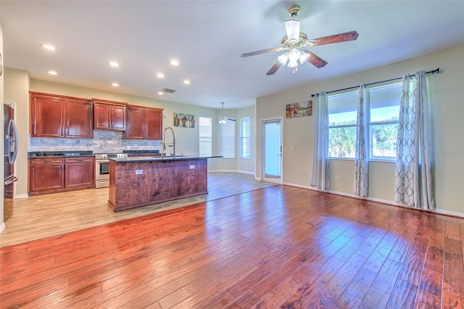 8804 SANDY PLAINS DRIVE, Riverview, FL 33578