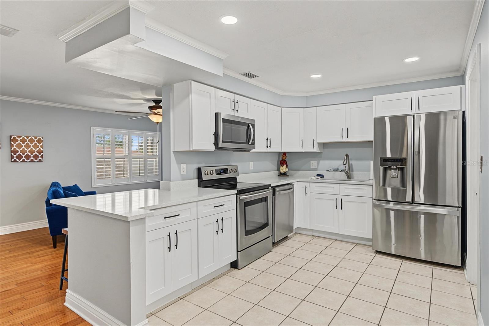 4317 S HALE AVENUE, Tampa, FL 33611 4317 S HALE AVENUE, Tampa, FL 33611