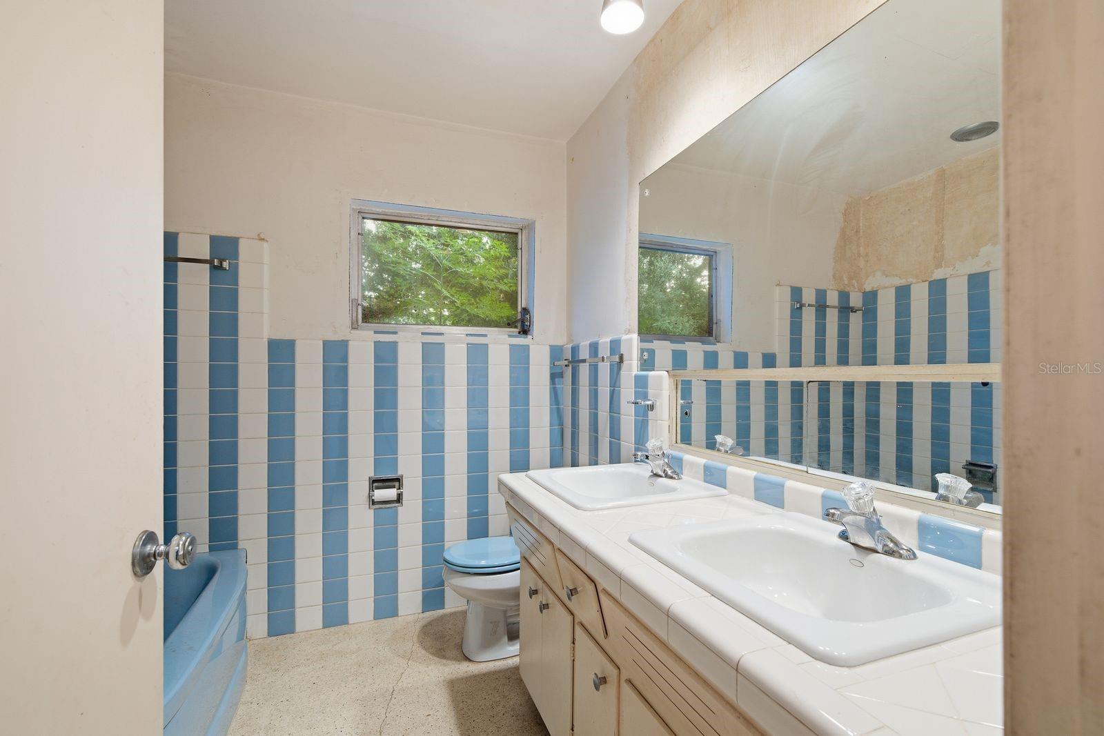 10 BIRDIE LANE, Palm Harbor, FL 34683