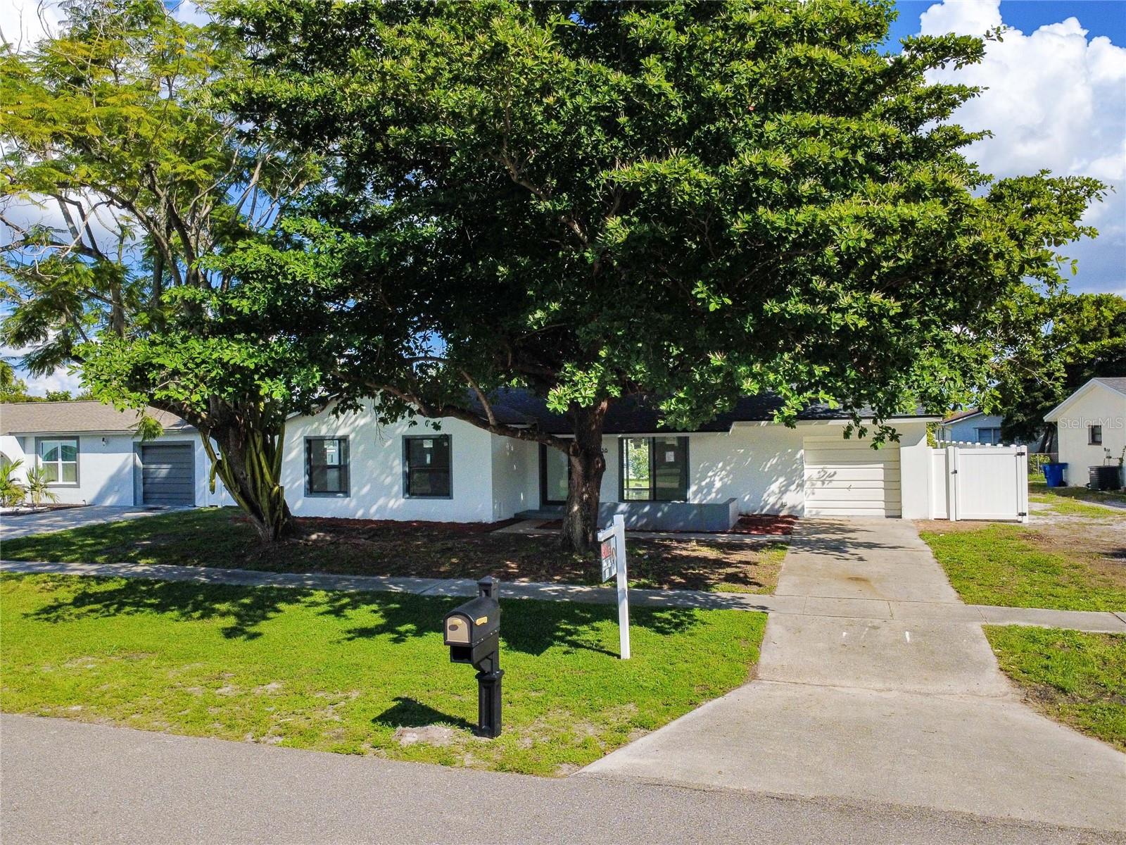 1038 RIDGEWAY DRIVE, North Fort Myers, FL 33903