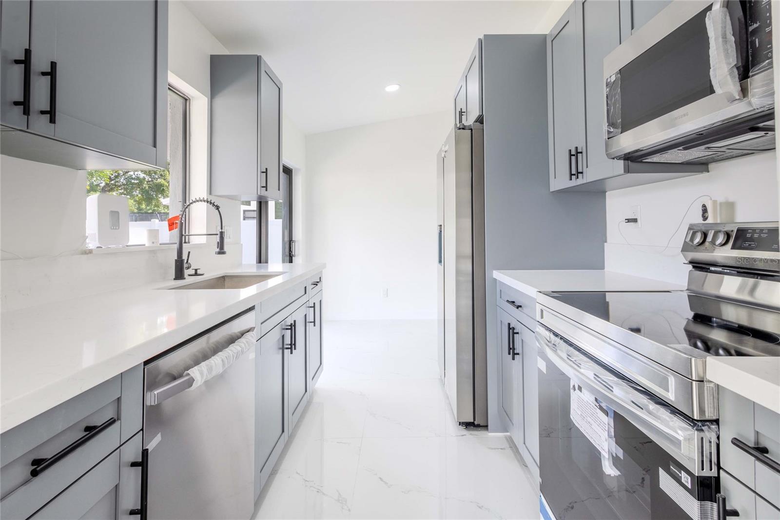 1038 RIDGEWAY DRIVE, North Fort Myers, FL 33903 1038 RIDGEWAY DRIVE, North Fort Myers, FL 33903