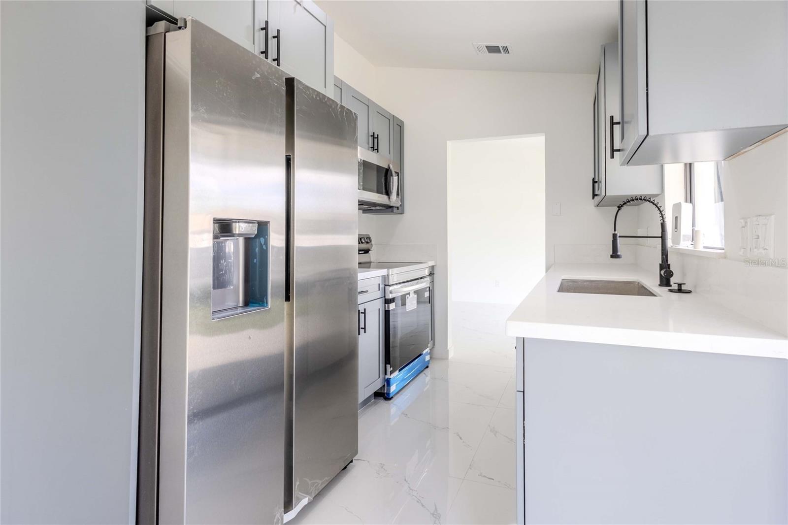 1038 RIDGEWAY DRIVE, North Fort Myers, FL 33903 1038 RIDGEWAY DRIVE, North Fort Myers, FL 33903