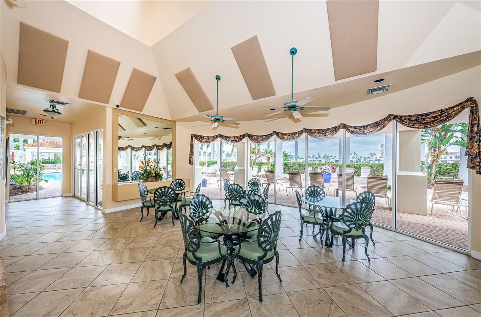 6083 BAHIA DEL MAR CIRCLE, #362, St Petersburg, FL 33715