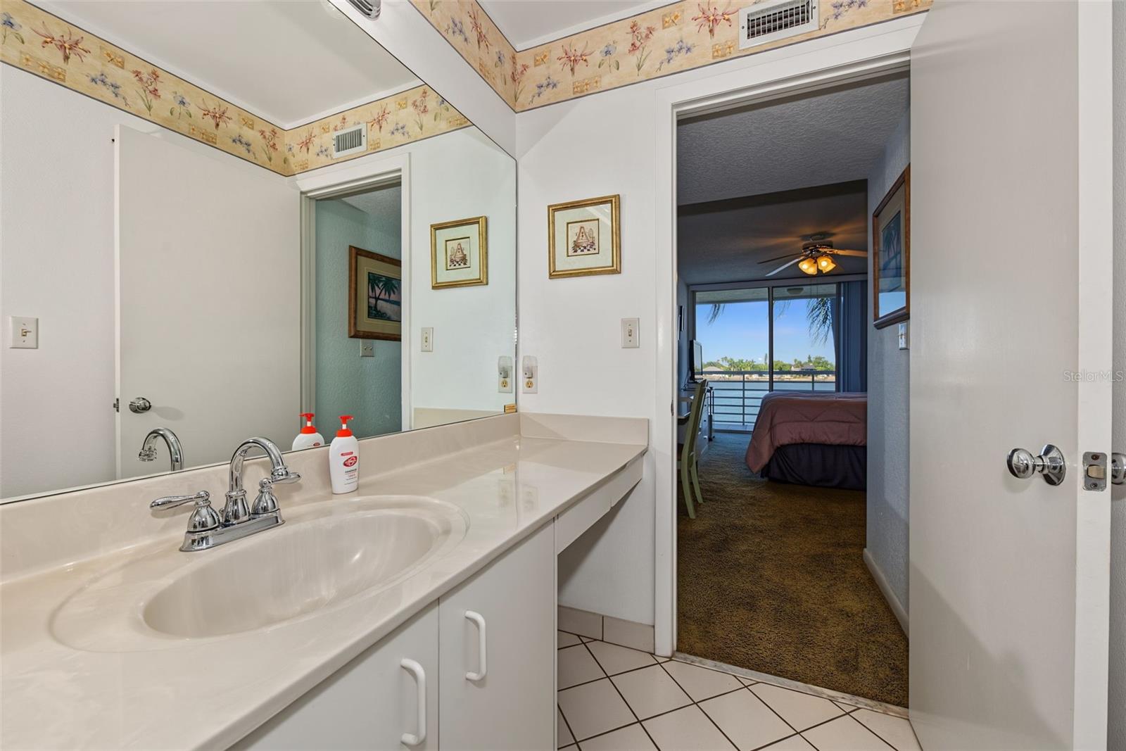 6083 BAHIA DEL MAR CIRCLE, #362, St Petersburg, FL 33715
