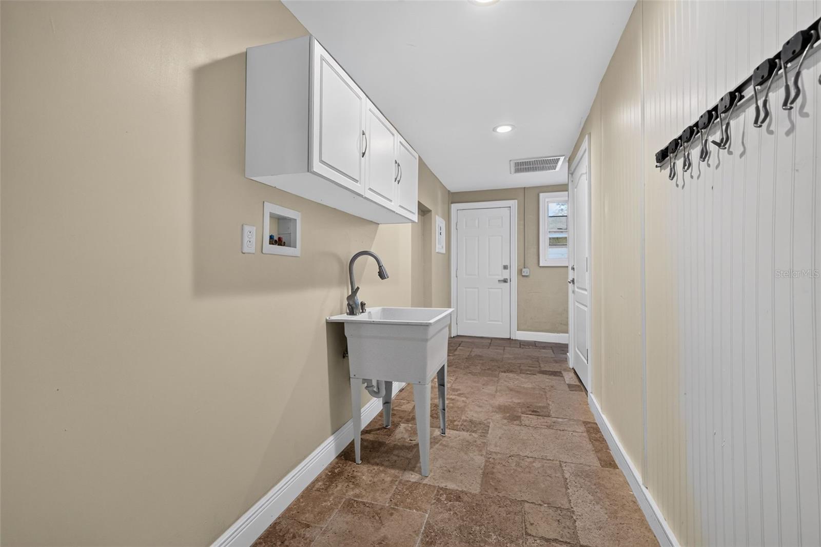 1115 WOODSIDE AVENUE, Clearwater, FL 33756