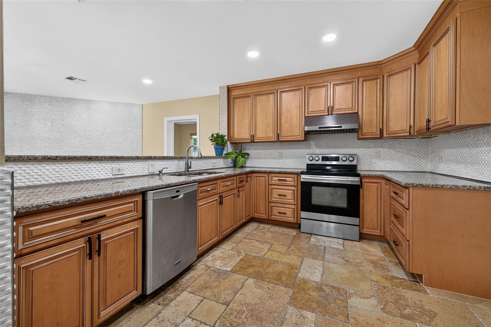 1115 WOODSIDE AVENUE, Clearwater, FL 33756