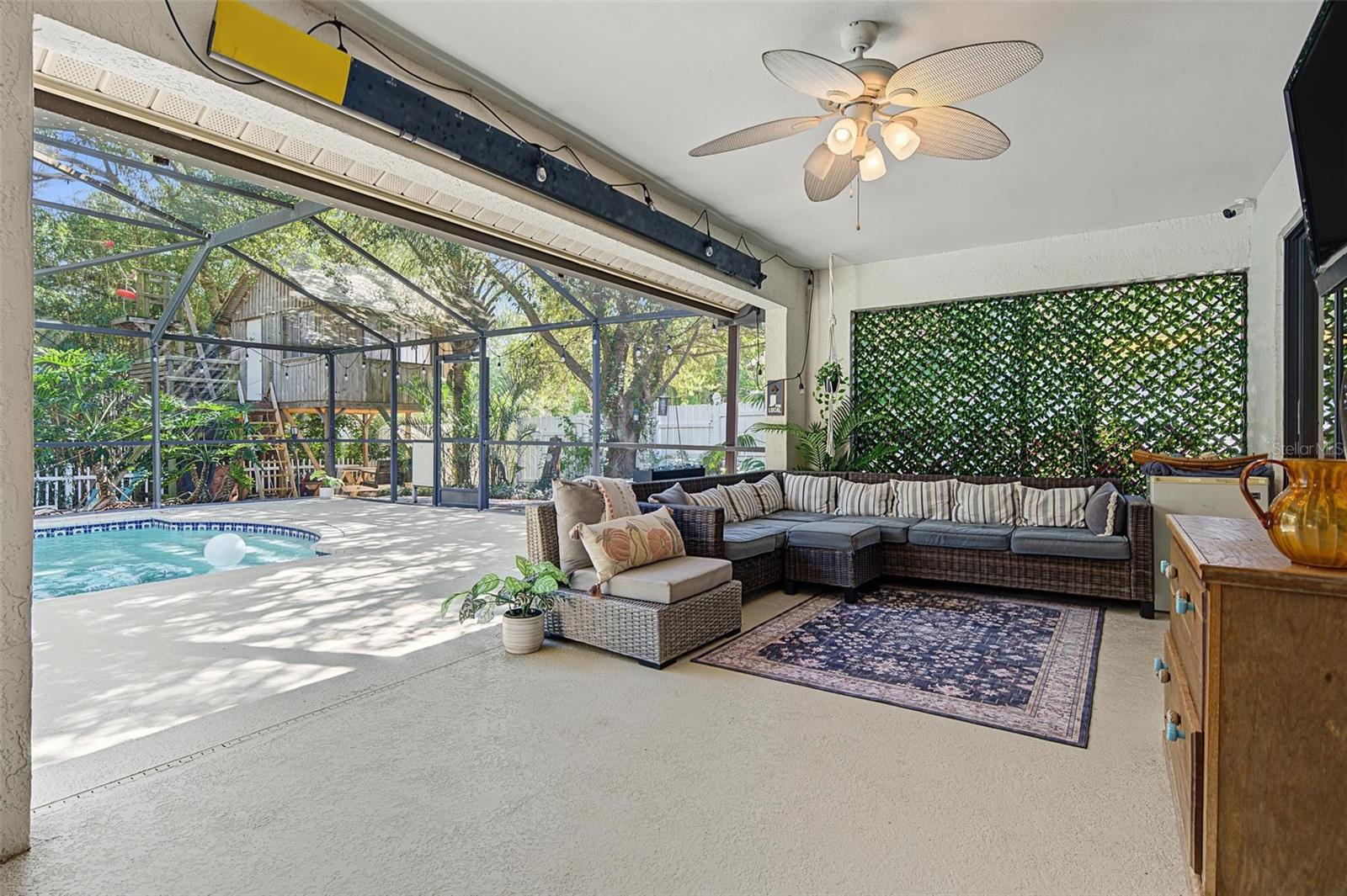 3024 PINEVIEW DRIVE, Holiday, FL 34691