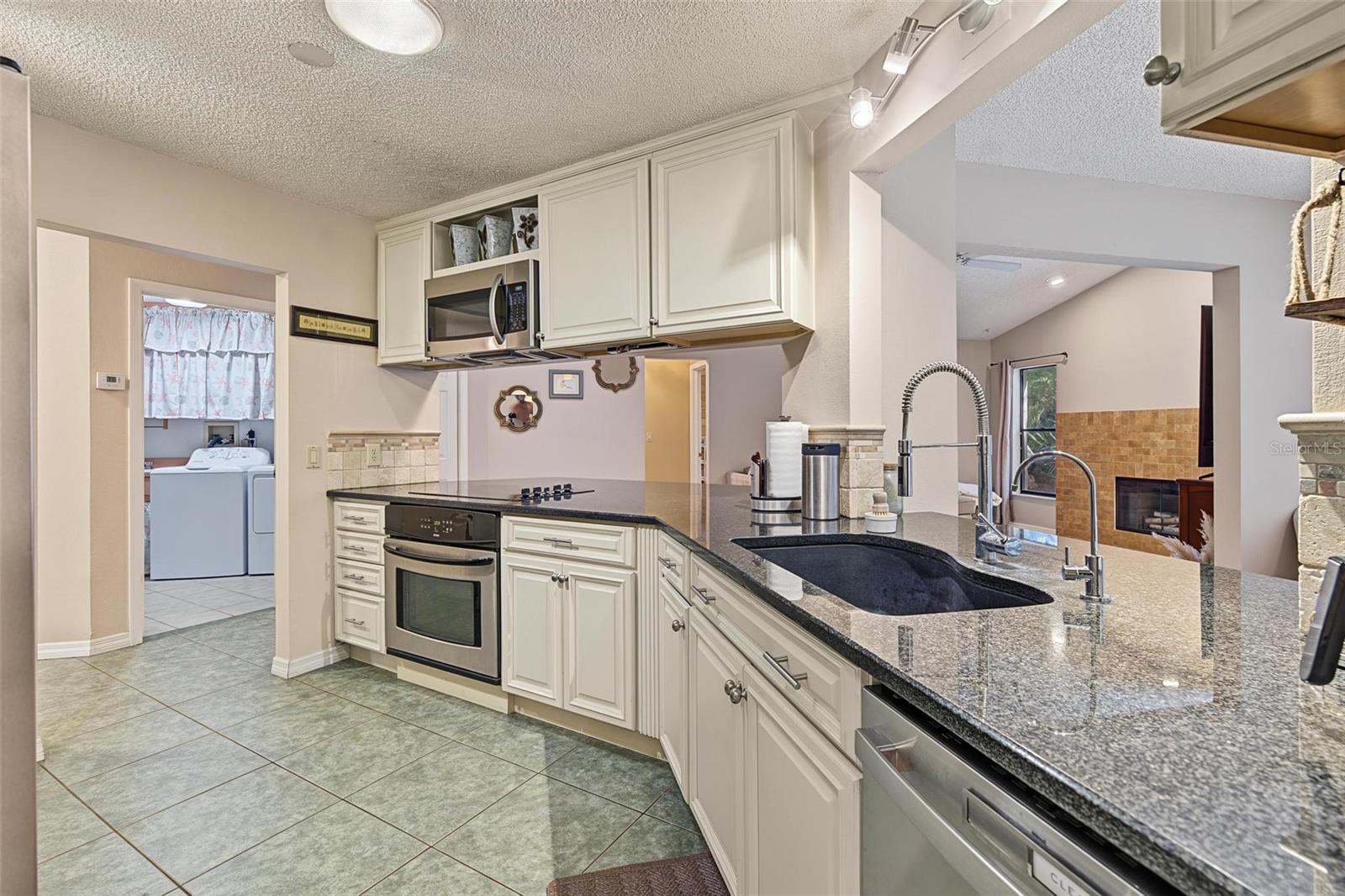 3024 PINEVIEW DRIVE, Holiday, FL 34691