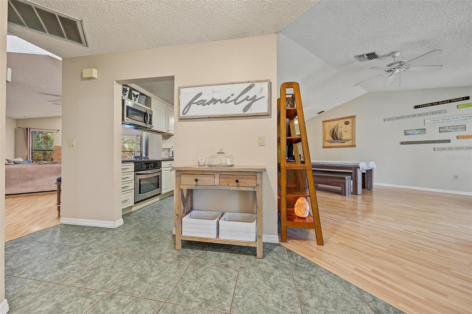 3024 PINEVIEW DRIVE, Holiday, FL 34691