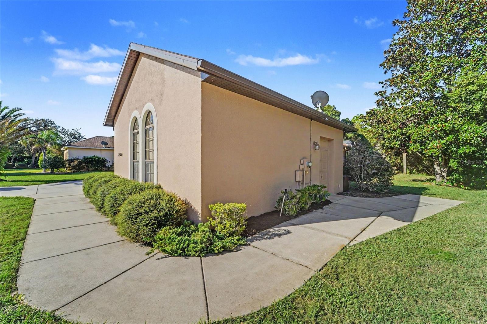 8405 CHARLESTON DRIVE, Weeki Wachee, FL 34613