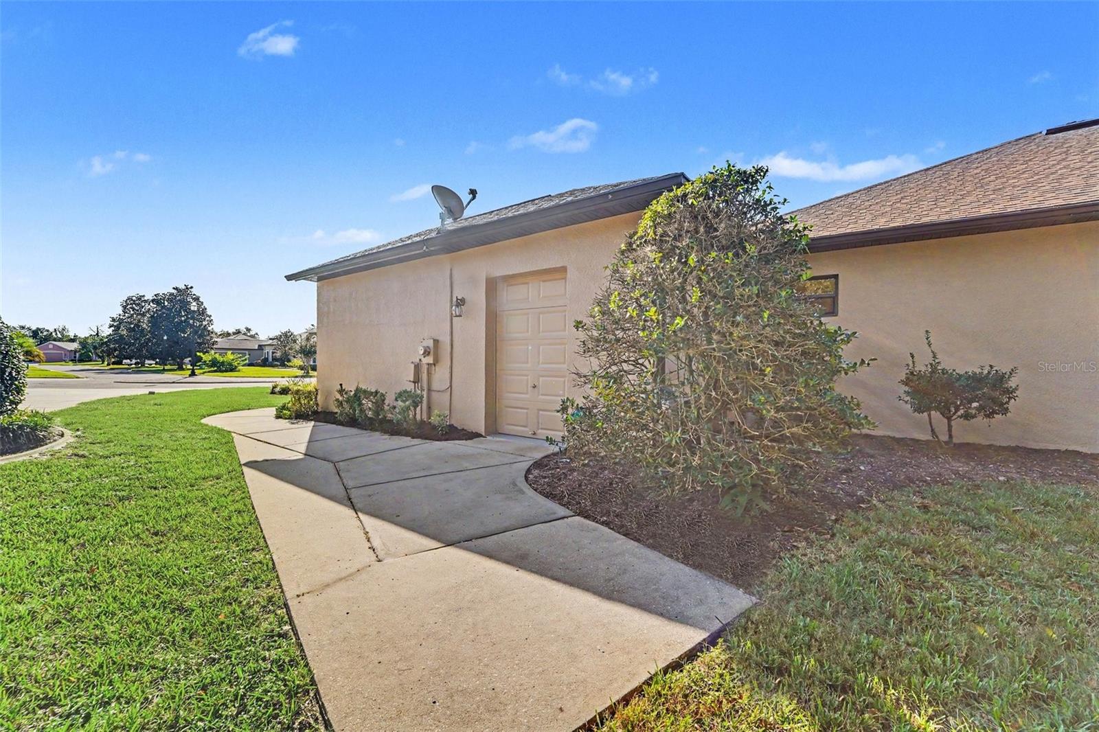 8405 CHARLESTON DRIVE, Weeki Wachee, FL 34613