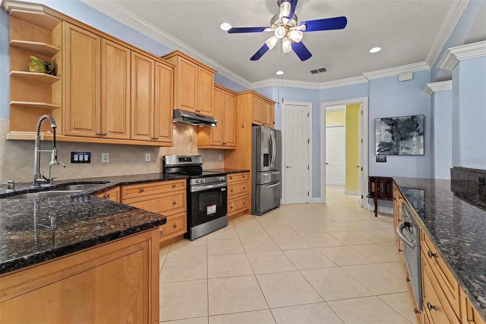 8405 CHARLESTON DRIVE, Weeki Wachee, FL 34613