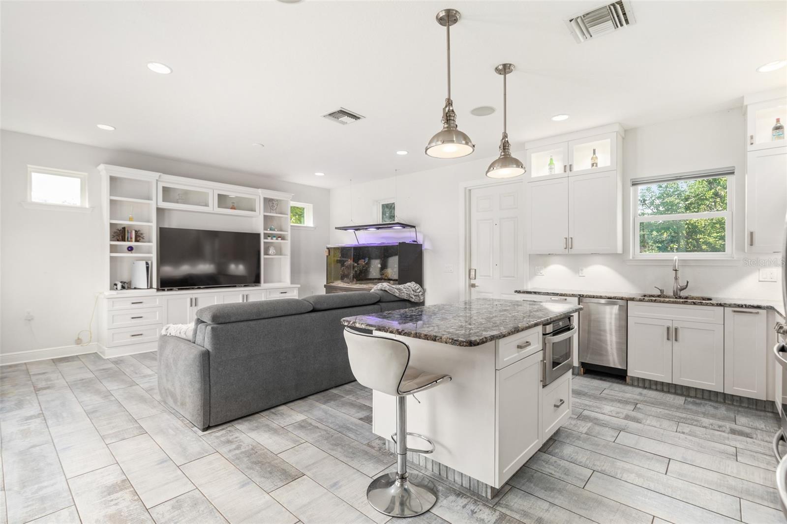 6914 S WALL STREET, Tampa, FL 33616