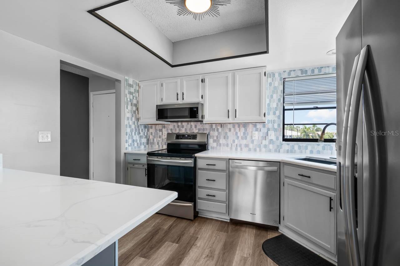 609 LIVELY DRIVE, #B, Sun City Center, FL 33573