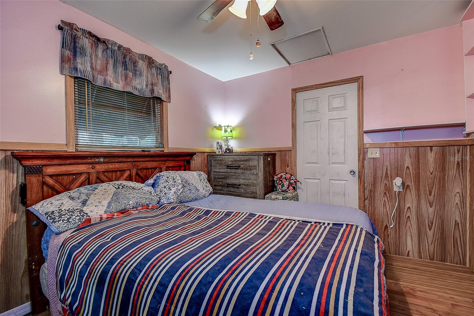 Cottage bedroom