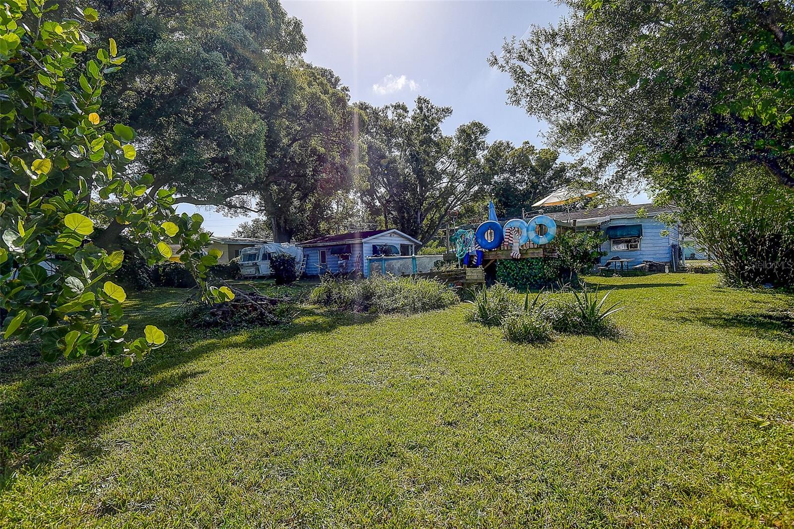 .36 acre lot - 105x150ft