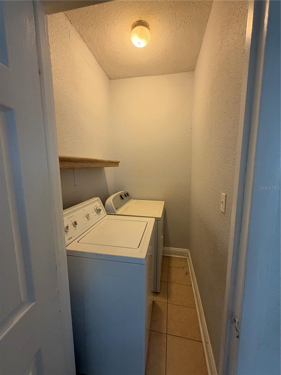 511 E HUGH STREET, Tampa, FL 33603