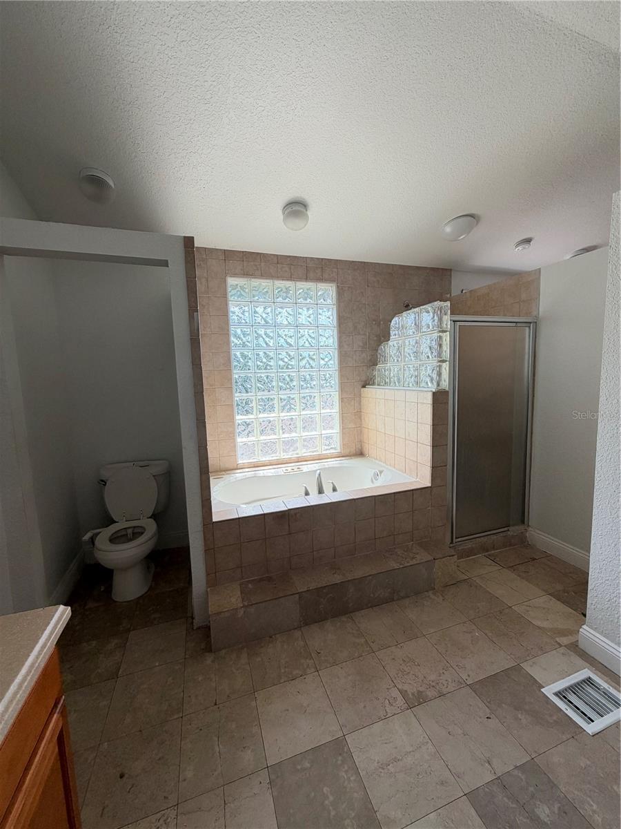 511 E HUGH STREET, Tampa, FL 33603