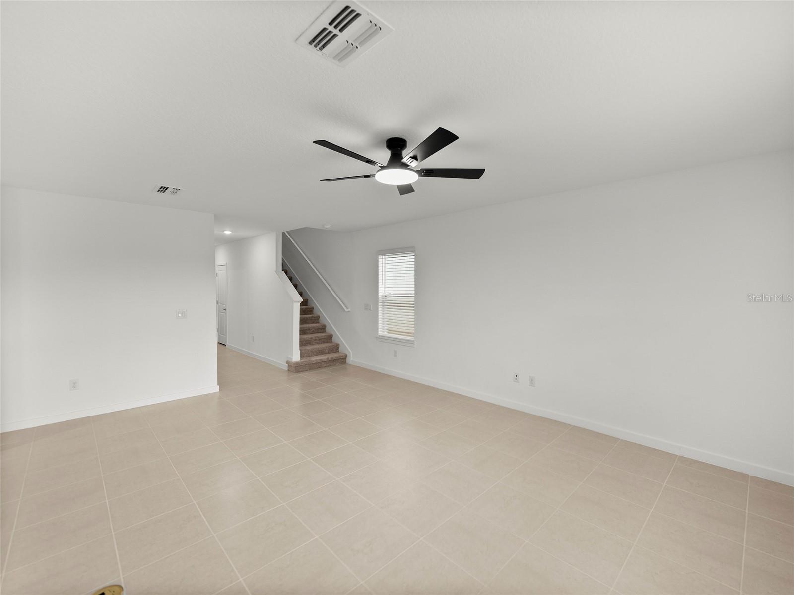 Large Living Area with built in Floor Outlet
