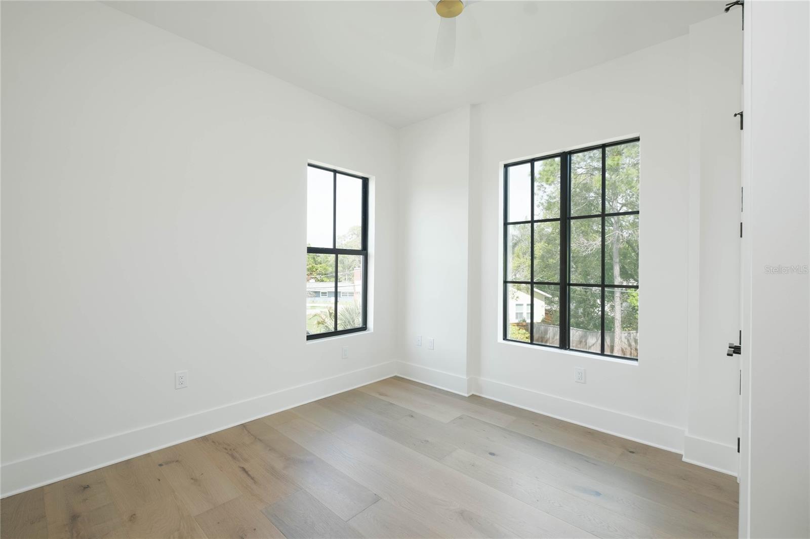 805 W INDIANA AVENUE, Tampa, FL 33603