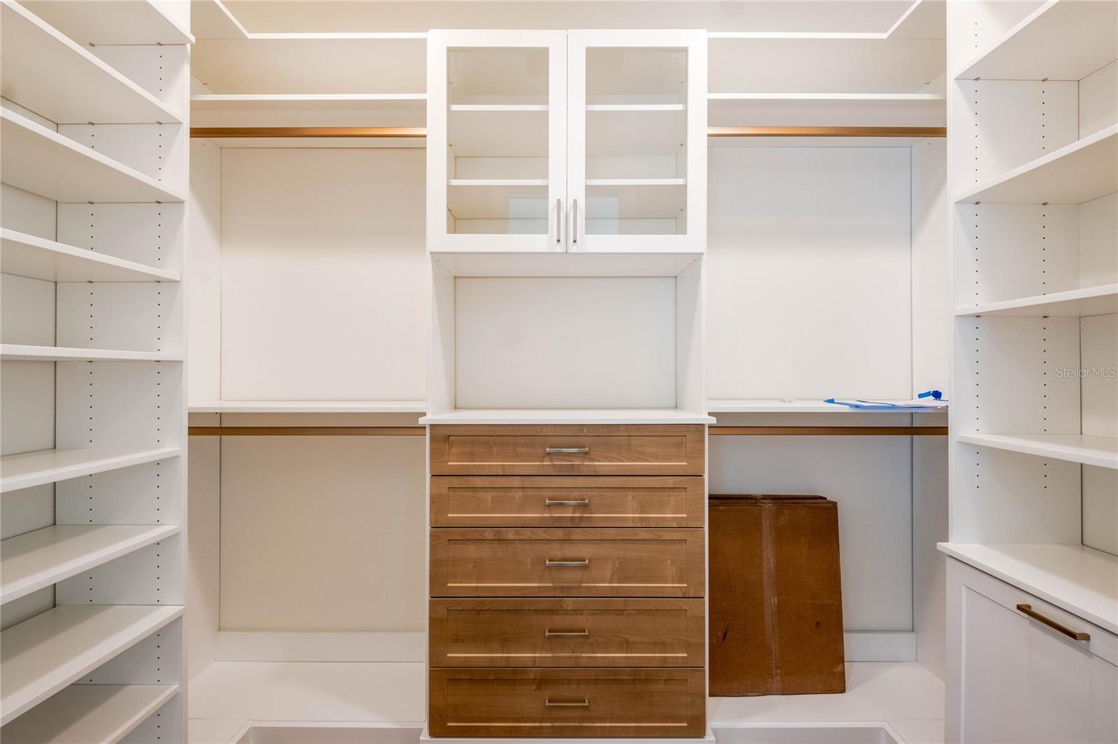 805 W INDIANA AVENUE, Tampa, FL 33603