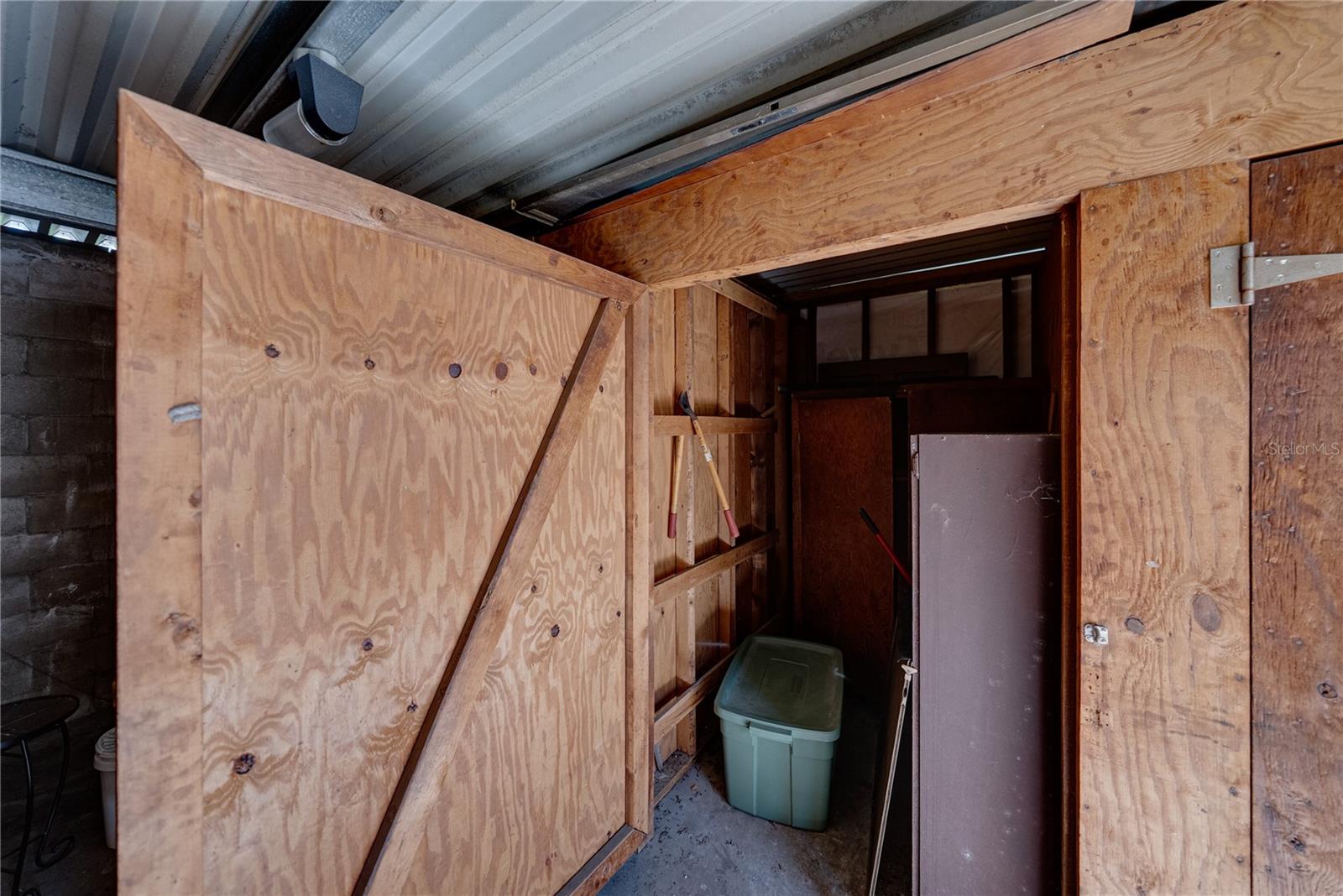 Units Private Storage Room