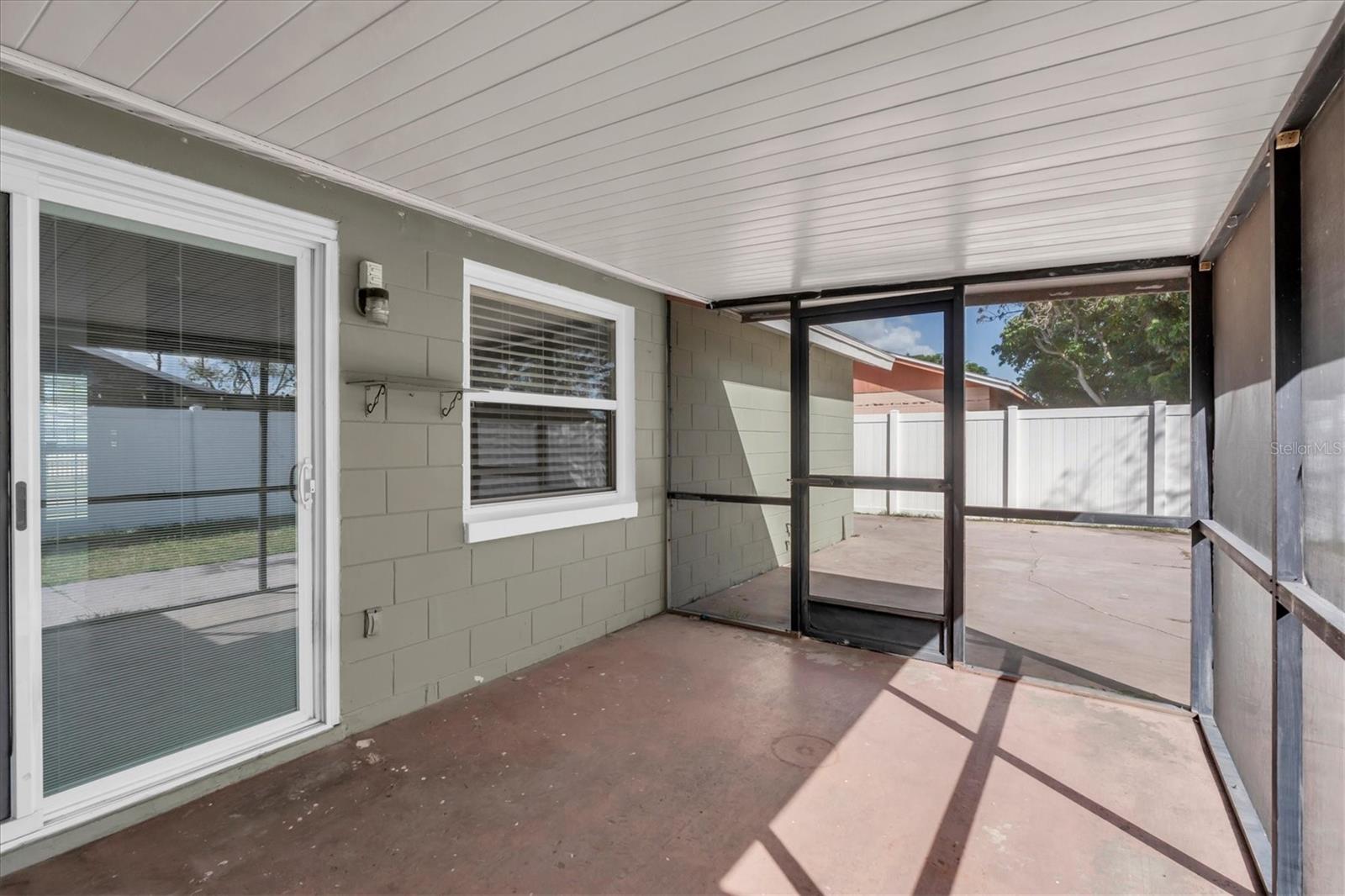 9402 ATTENBURY DRIVE, Tampa, FL 33615