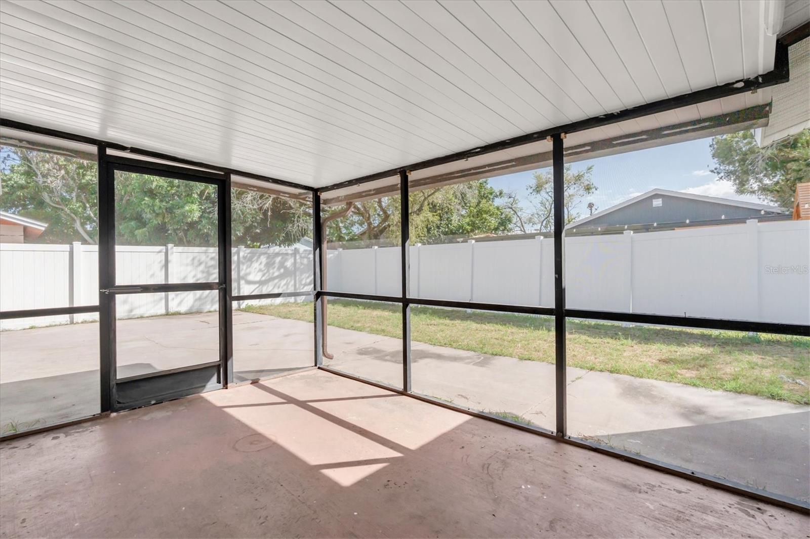 9402 ATTENBURY DRIVE, Tampa, FL 33615